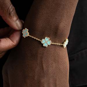 Pulsera de Plata de Ley 925 con Trébol de Cuatro Hojas, Esmalte Azul y Moissanita, Amuleto de Trébol de la Suerte - Product Image 3