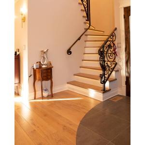Plancher en bois d'ingénierie en chêne naturel, épaisseur 5/8 po, largeur 5 po, système à languettes et rainures - Product Image 1
