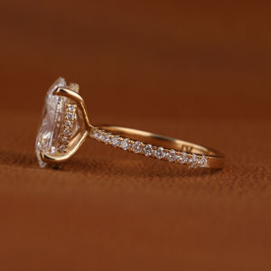 Anillo de Compromiso con Diamante Ovalado Cultivado en Laboratorio, Certificado por IGI, Anillo de Diamante Creado en Laboratorio en Oro de 14K Personalizado para Mujer - Product Image 2