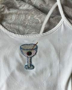 Débardeur côtelé blanc avec broderie de fruits perlée, vêtement d'été en coton fait main, artisanat de broderie - Product Image 5