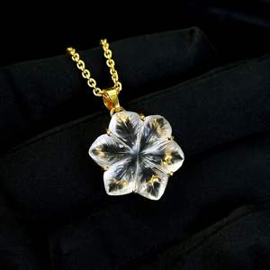 Pendentif Fleur en Cristal de Quartz AAA Sculpté à la Main, Collier Fleur en Cristal de Quartz pour Femme, Pendentif en Pierre Précieuse, Bijoux Faits Main - Product Image 5