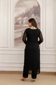 Kurti noir en rayonne pour femme avec broderie blanche, longueur cheville, tenue ethnique traditionnelle pour occasions décontractées, style Inde Pakistan - Product Image 4