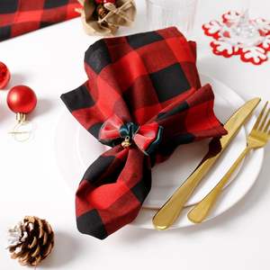 Porte-serviettes nœud rouge faits main avec clochette pour Noël, dîner, banquet, mariage, repas festifs - Product Image 2