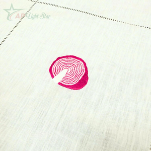 Servilletas de Cóctel Bordadas de Algodón/Lino Vietnamita de Alta Calidad con Diseño Personalizado para Fiestas y Decoración del Hogar VNAP - Product Image 1