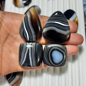 Venta al por Mayor de Cristales Curativos de Ágata Negra Banda Negra de Alta Calidad, Ágata Negra Banda Negra Natural para Decoración del Hogar y Regalos - Product Image 3