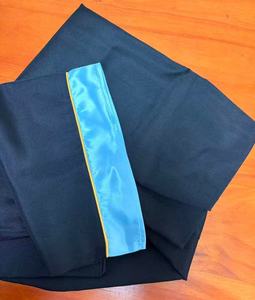 Conjunto de Toga y Birrete de Graduación Negro con Ribete Azul y Borla 2026 para Ceremonia Escolar, Uniforme Unisex para Adultos, Poliéster, Venta al Por Mayor - Product Image 2