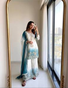 Launching Heavy Dual Tone Star Georgette With Embroidery Work With Jarkhan Diamond Work <b>Top</b> Plazzo & Dupatta Set - Product Image 4