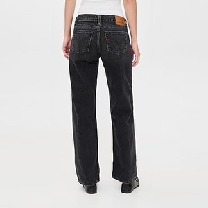 Jeans taille haute coupe mom pour femme, délavage vintage, confort décontracté et style tendance, disponible à la vente depuis le Bangladesh - Product Image 3