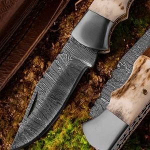 Couteaux de chasse pliants de style artisanal avec manche bleu courbé, embouts métalliques et étui de transport en cuir pour la chasse et le camping - Product Image 3