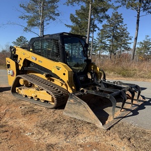 Chargeuse compacte sur pneus CAT 239D3 durable, 4x4, efficace, avec godet robuste et roulement de précision - Product Image 1