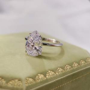 Bague solitaire en diamant de culture en forme de poire pour femme, en platine, pour fiançailles, mariage, ou comme cadeau pour petite amie - Product Image 2