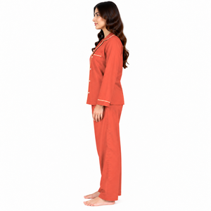 Proveedor mayorista de pijamas personalizados para mujer, ropa de dormir suave y cómoda con botones, ropa para estar en casa y ropa de descanso. - Product Image 2