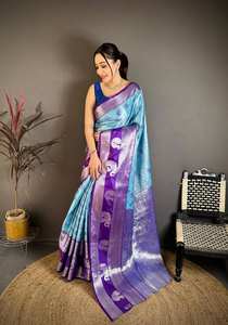 Sari en soie Kanjivaram pour occasions festives avec pallu richement tissé et chemisier de créateur assorti - Product Image 2