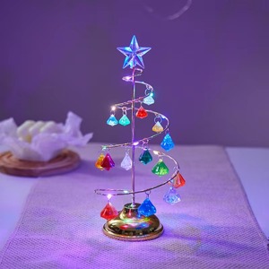 Glamoroso árbol de Navidad metálico con detalles de cristales, lujosas decoraciones interiores para las fiestas - Product Image 4
