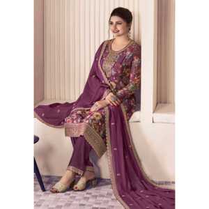 Ensemble de costume pour femmes de créateur avec broderie et travail de codage de séquence - Product Image 2