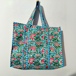 Bolso Tote de Hombro Acolchado Hecho a Mano en Barmer, Textil Rajastaní, Multicolor con Adornos Florales y Cierre de Cremallera - Product Image 2