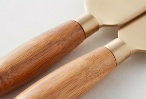 Juego de cuchillos para cortar queso de acero inoxidable con mangos de madera, perfectos para uso en restaurantes y accesorios de cocina, juego de 3 - Product Image 2