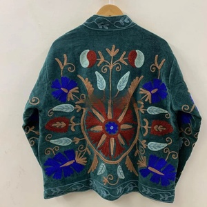 Chaqueta de Terciopelo Bordada a Mano Suzani, Estilo Bohemio, para Mujer, Moda de Invierno, Venta al Por Mayor - Product Image 3