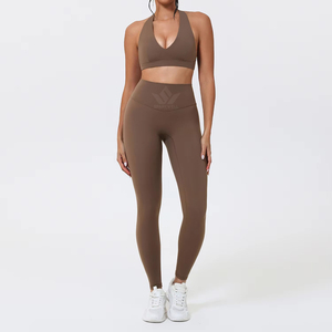 Conjunto Deportivo de Yoga de 3 Piezas para Mujer, con Tirantes Cruzados, Espalda Descubierta, Sujetador Deportivo con Escote en V Profundo, Pantalones Cortos de Cintura Alta, Elásticos y Transpirables para Gimnasio y Fitness - Product Image 4