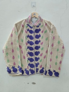Chaqueta de Mujer con Cuello Mandarín, Manga Larga, Bordado a Mano con Diseño de Granadas, 100% Algodón, Estilo Primavera - Product Image 3