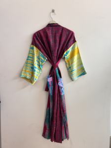 Robe kimono en soie tie-dye, tenue d'été faite à la main, robe colorée de luxe - Product Image 6