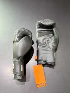 Gants de boxe professionnels Rival légers et respirants en PU avec fermeture auto-agrippante, sangle de poignet réglable, personnalisables, unisexes, vente en gros - Product Image 4
