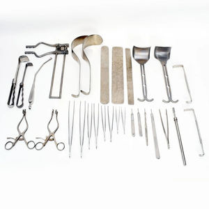 Ensemble d'instruments chirurgicaux de base en acier de haute qualité, qualité hospitalière, pour la chirurgie générale, certifié CE, garantie 1 an, par Grip Surgical - Product Image 1