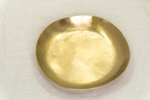 Bandeja de Servir Moderna de Latón Hecha a Mano, Apta para Lavavajillas y Microondas, Centro de Mesa para Cocina, Comedor, Restaurante, Bodas, Diwali - Product Image 4