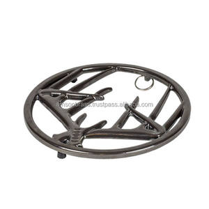 Dessous de plat en métal décoratif pour plats chauds Coussinets chauffants Bande de fer en métal Dessous de plat décoratif en forme de carré - Product Image 4