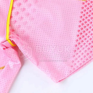 ชุดฟุตบอลผ้าตาข่ายระบายอากาศ เสื้อผ้าฟุตบอลคุณภาพพรีเมียม ขายส่ง โพลีเอสเตอร์ 100% รับผลิตตามแบบ OEM - Product Image 5