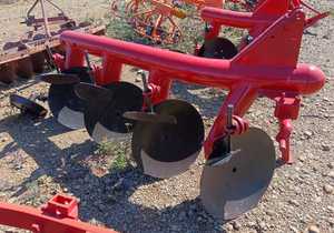 Arado de Discos Hidráulico Desplazable para Tractor 910-3.0, Extra Resistente, Ancho de Trabajo de 3 Metros y Discos con Diámetro de 910 mm - Product Image 4