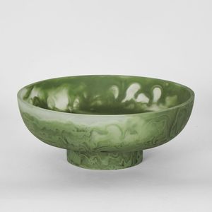 Bol décoratif en résine fait main pour la présentation de fruits, l'aménagement de cuisine et l'accentuation d'un intérieur haut de gamme - Product Image 1