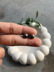 Pendientes de Perlas Negras Naturales Hechos a Mano al por Mayor, con Baño de Oro de 14k, Fabricante de Joyería OEM/ODM al por Mayor - Product Image 2