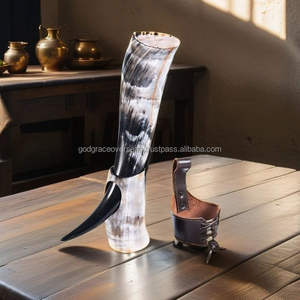 Cuerno para beber pulido de artesanías naturales vikingas con moldura de latón y perilla incluye soporte - Product Image 6