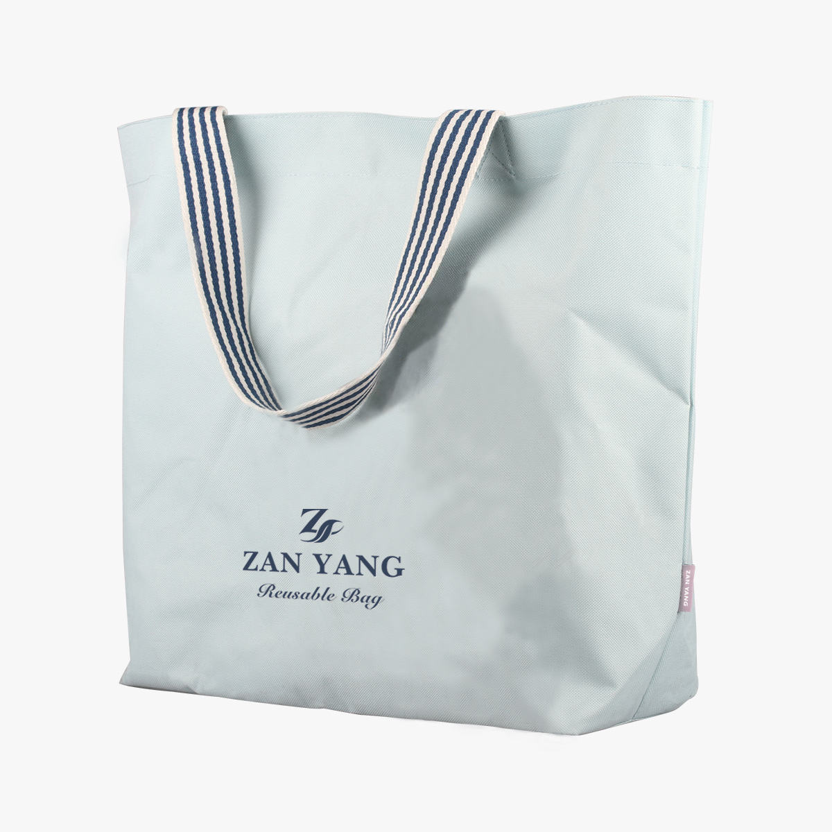 สีขาวอ่อนและสีเขียว