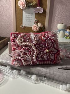Monedero Clásico Hecho a Mano con Cuentas Bordadas, Hermoso Monedero Artesanal con Cierre para Artículos Esenciales Diarios - Product Image 5