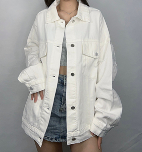 Chaqueta vaquera de mujer 2026: Elegante y moderna con botones, estilo lavado. - Product Image 5