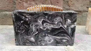 Bolso de Mano Tipo Clutch de Resina Ecológica para Mujer, para Bodas y Eventos, Pintado a Mano, Estilo Único - Product Image 2