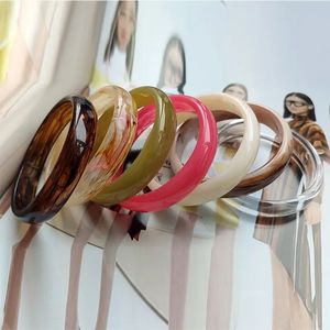 H A craft. ผู้หญิงใสแวววาวสีทองประดับมุกลายดอกไม้กำไลข้อมือเรซิ่นลายดอกไม้-ดีไซน์คู่รักคลาสสิกสำหรับงานปาร์ตี้ - Product Image 1