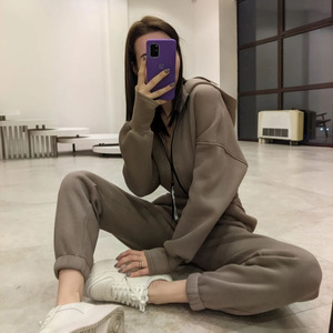 Ensemble de survêtement pour femme vert olive à demi-zip, manches longues, uni, décontracté, avec poches latérales - Product Image 2