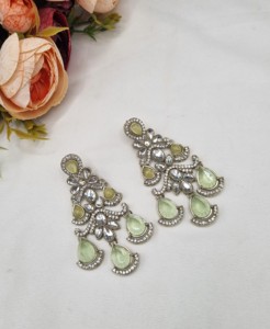 Pendientes elegantes al por mayor con circonita cúbica en forma de lágrima, pendientes de diseñador, joyería étnica india, pendientes para fiestas para mujeres - Product Image 4