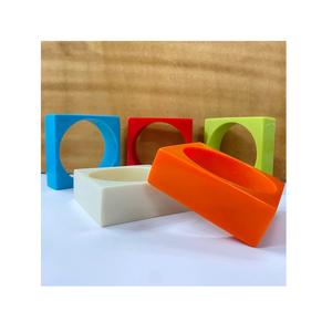 Brazaletes de Resina Impermeables Hechos a Mano de Primera Calidad para Mujer, Joyería Elegante de Moda, Acabado Liso y Brillante, Colores Personalizados, para Bodas y Fiestas - Product Image 1