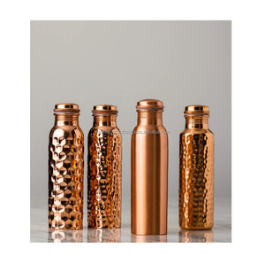 Botella de Cobre Ecológica Ayurvédica Premium para una Hidratación Saludable, Apta para Agua Hirviendo, Unisex, en Caja de Regalo - Product Image 5
