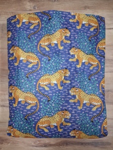 Tela de Lana Premium con Textura de Burbujas |   Tela Artesanal Estampada a Mano con Motivos de Animales, Suave y Sostenible, para Vestidos, Venta al Por Mayor B2B por Yardas - Product Image 5