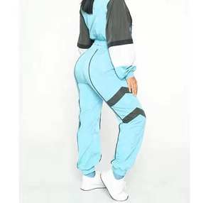 Ensemble de survêtement d'hiver personnalisé pour femme, 2 pièces, couleur unie, haut court à manches longues, sweat à capuche décontracté, avec empiècements - Product Image 6