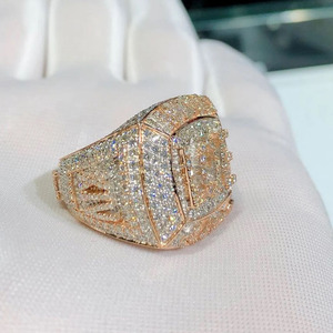 Anillo de Compromiso para Hombre de Plata de Ley 925 con Moissanita de Corte Redondo y Diamantes Engastados, Estilo Hip Hop, Joyería de Rapper con Diseño de Racimo - Product Image 2