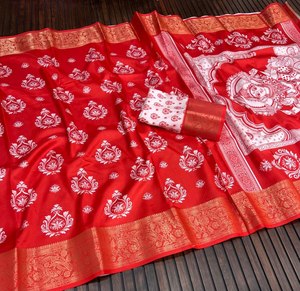 Divine Drapes Studio Collection de Sarees de Célébration Couture, Sarees Grace & Glory, Édition Royale Festive, Collection Élégance Sacrée - Product Image 3