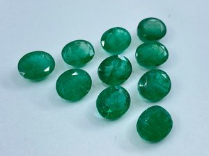 Esmeralda facetada de forma ovalada, piedra preciosa suelta, tamaños de 4x3mm a 8x6mm, lote calibrado para la fabricación de joyería - Product Image 5