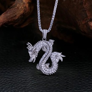 Pendentif Dragon Iced Out pour hommes avec pierres effet diamant, bijoux de luxe style hip hop, pendentif unisexe - Product Image 2