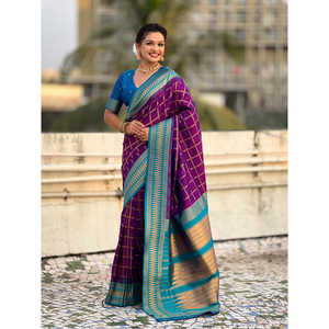 Sari en soie douce à carreaux violets Elite Weaves avec contraste traditionnel Zari tissé, élégant pour club - Product Image 1